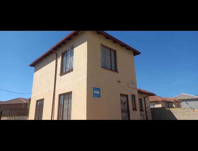 3 BEDROOM HOUSE FOR SALE IN COSMO CITY